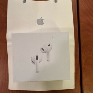 Apple White Wireless Earbuds with Charging Case